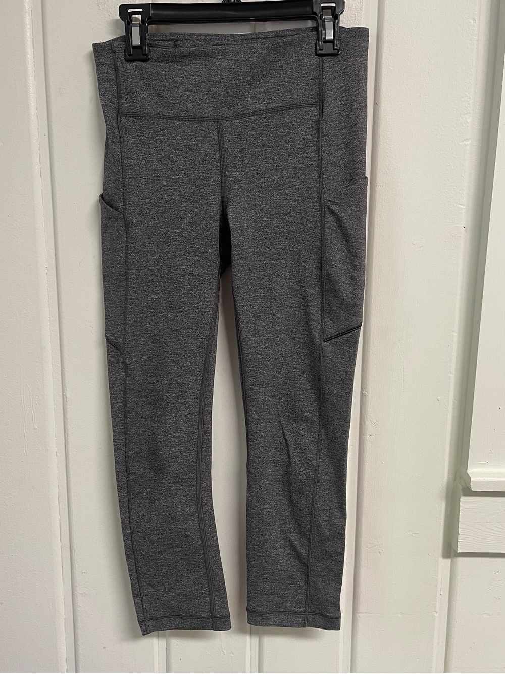 Lululemon Size 4 Heathered Gray High Rise Pocket Athletic Leggings 21 inseam